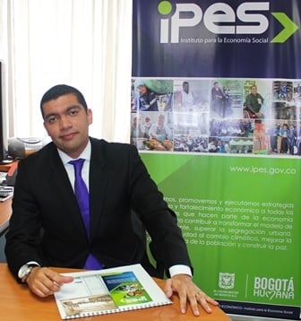 Este es el nuvo director de IPES