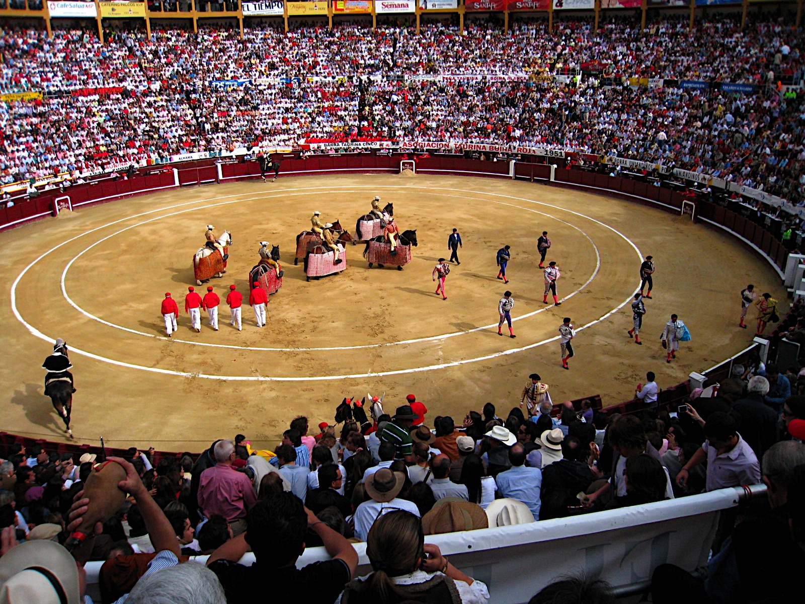 Ganaron los amigos de la fiesta brava