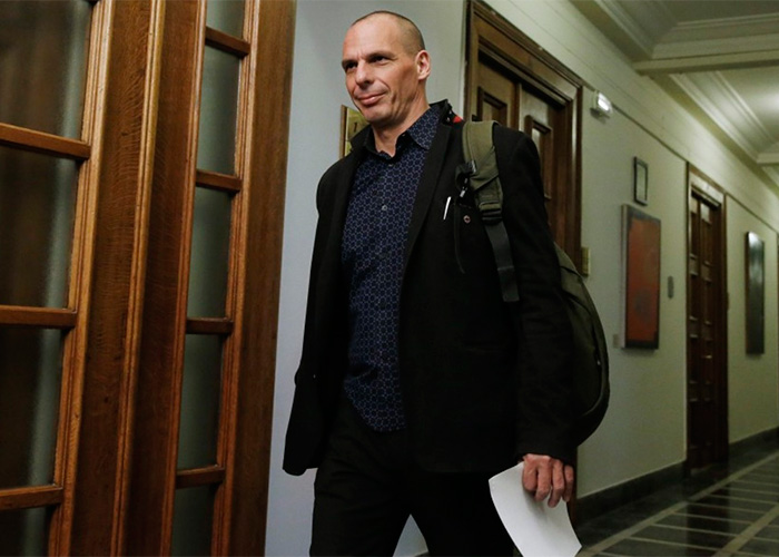 La apasionante vida del griego que libra la batalla económica por salvar a Grecia