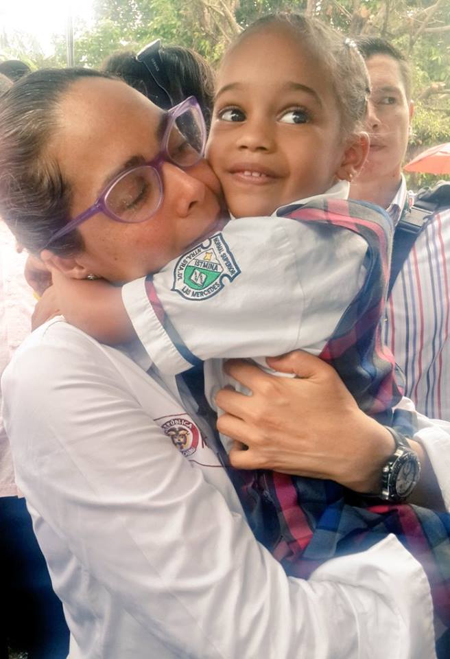 Gina, por favor, no le copies mas cosas a Fajardo.