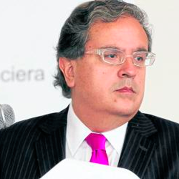 Sanciones por Interbolsa tocan al superintendente financiero