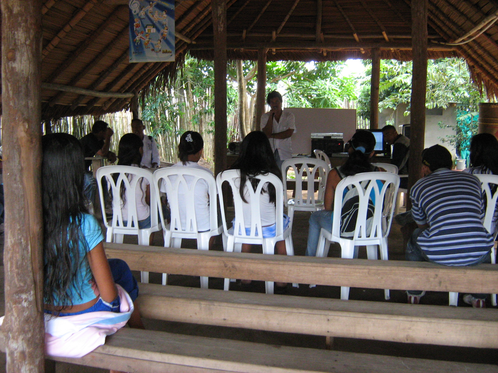 El profesor que convirtió la escuela en una maloca