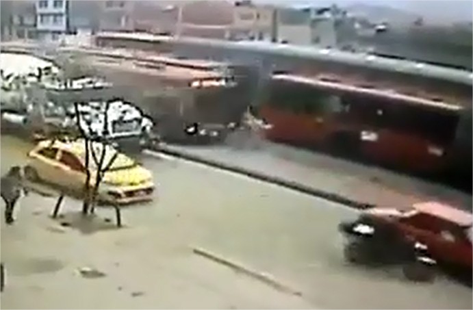 Video: Esto le puede pasar por tratar de colarse en Transmilenio