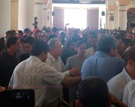  - El entierro de los soldados, nuevo escenario de la pugna Uribe - Santos