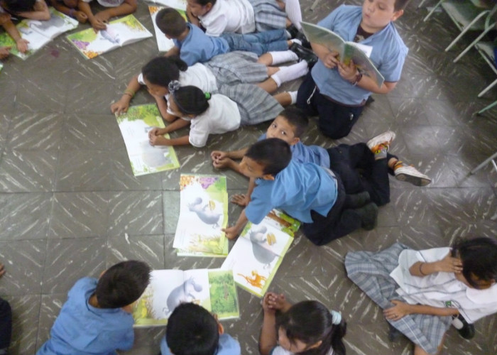Niños en Neiva sin comida ni transporte