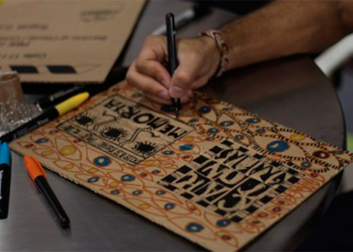 La memoria en una caja de cartón