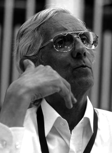 Premio Mundial de Poesía queda en manos de un colombiano