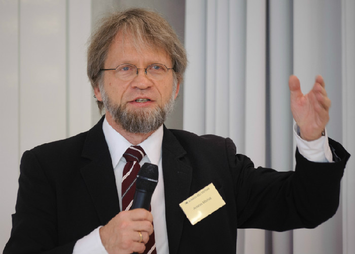 Profesor Mockus, permita ese país que tanto nos merecemos