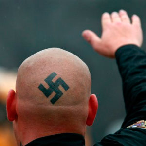 Brutal golpiza de neonazis a colombiano en España los lleva a la cárcel