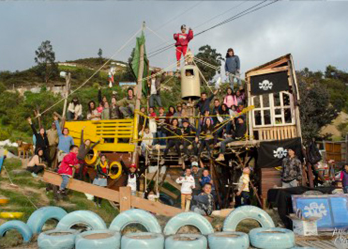 El barco pirata que atracó en Bogotá