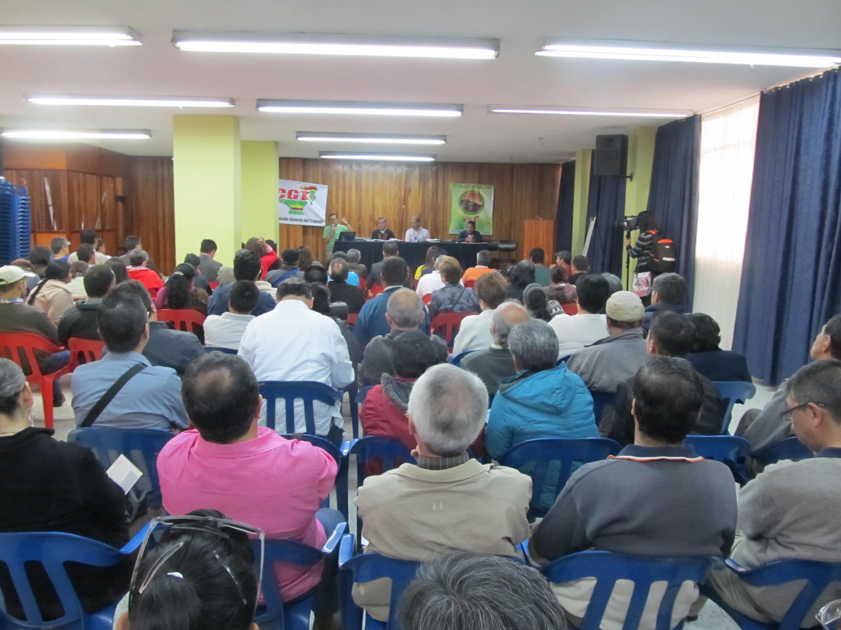 Gran aguacero de ideas en cabildo en defensa del agua y de la empresa EMPOPASTO .