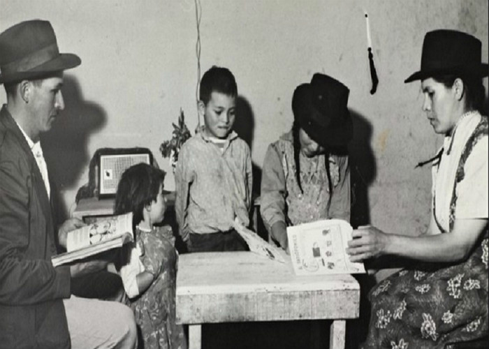 Remembranza a las escuelas radiofónicas