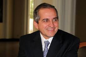 La presión de los universitarios colgados habría sacado al director del Icetex