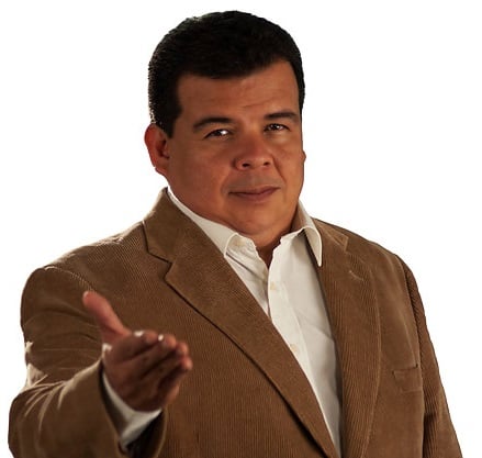 El candidato caleño Roberto Ortiz se despacha contra la dirección liberal