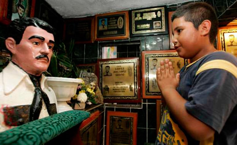 El Chapo Guzmán convertido en santo
