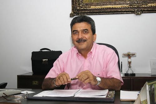 El candidato de Cambio Radical que cambia gasolina por votos