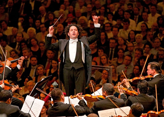 Acompáñanos a escuchar a Gustavo Dudamel y la Orquesta Sinfónica Simón Bolívar de Venezuela en Bogotá
