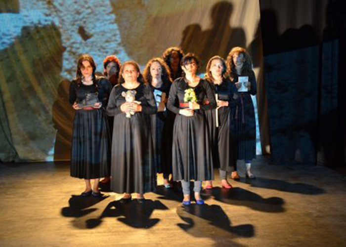 Mujeres víctimas se convierten en antígonas