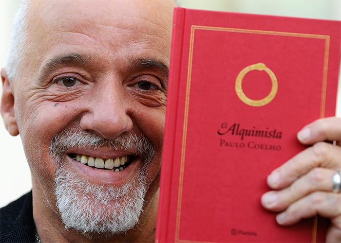 Por qué no debe tomarse en serio al escritor Paulo Coelho