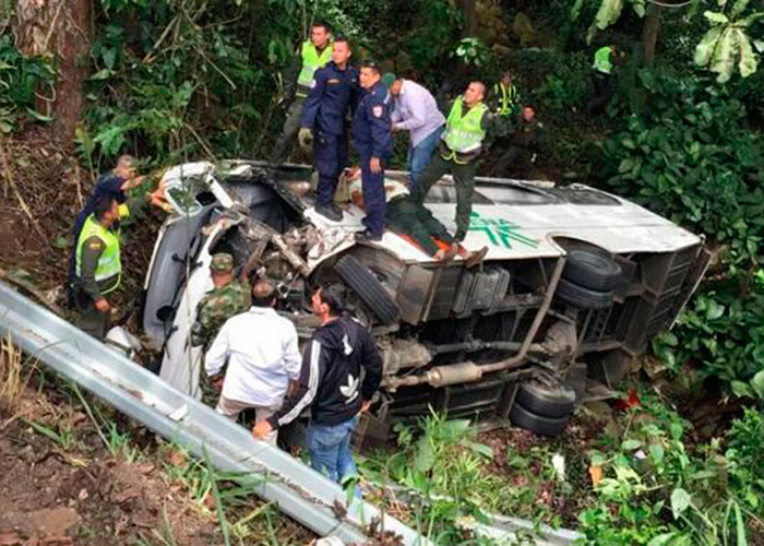 Santos reprograma actividades en Bucaramanga por accidente en la caravana presidencial
