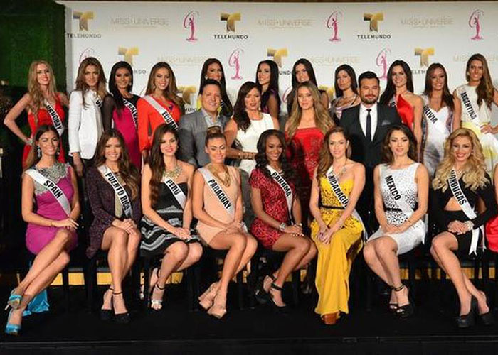 Cinco universitarios responden preguntas del reinado nacional de belleza