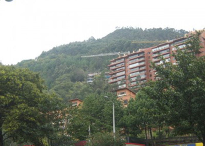 Vecinos de Usaquén lamentan depredación de la montaña