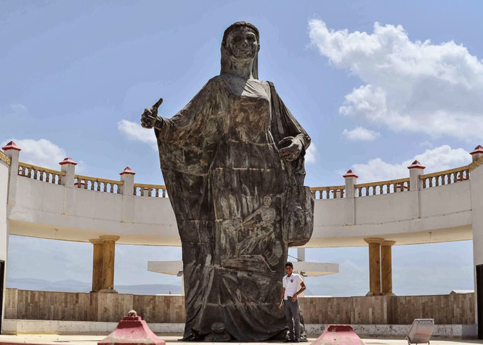 Albania: vota en blanco