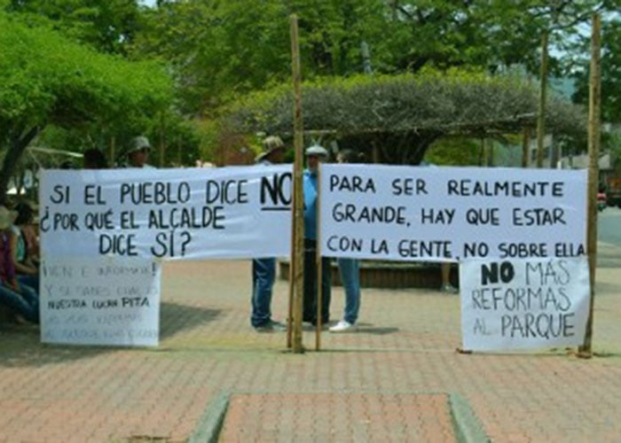 En Roldanillo, otra innecesaria remodelación de un parque