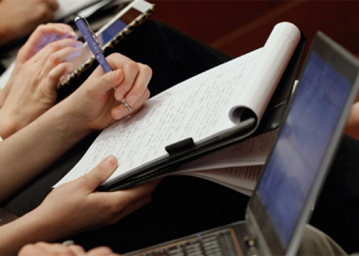 Las firmas y la falsedad democrática: la historia cíclica