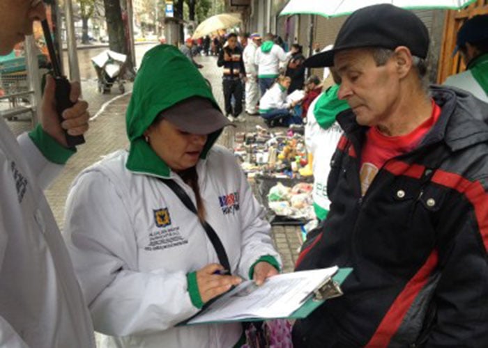 Alternativas económicas a 1.103 vendedores informales de la Séptima