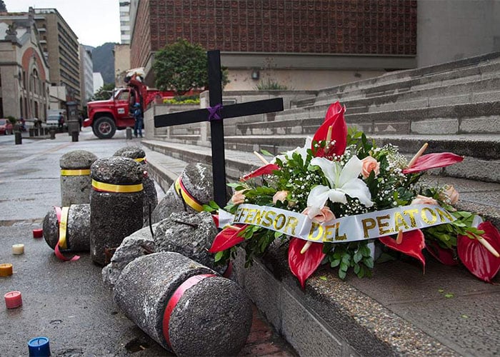 ¡Que los bolardos invadan los andenes!