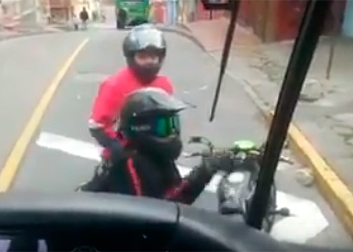 En video: La violenta agresión a conductores del SITP