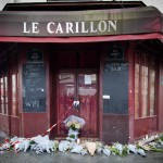  - Imágenes de la gente conmovida en los lugares del horror en Paris