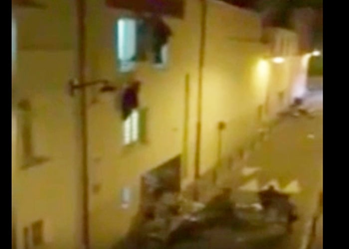 En video: el desesperado intento por salir del teatro Bataclán en París tras atentado