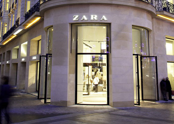 En video, un Zara de París impide el ingreso a una mujer con velo