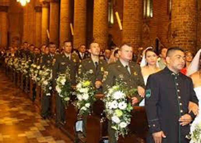 Policía en Mocoa celebra matrimonio colectivo
