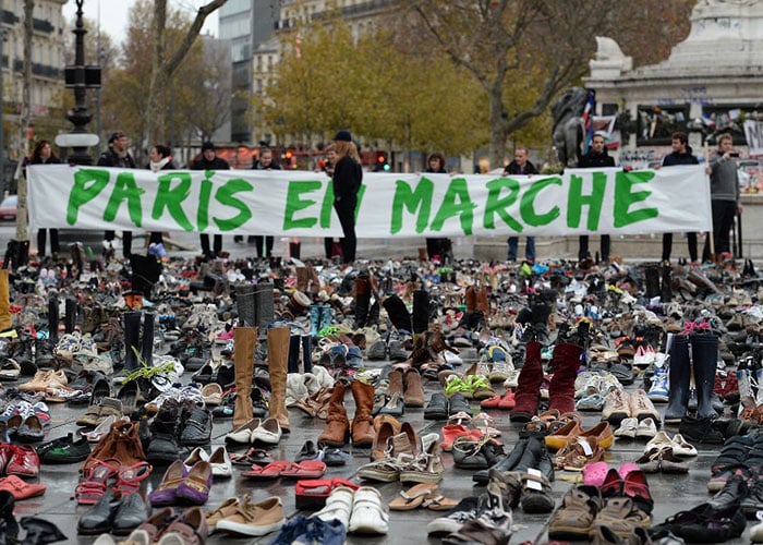 París manifestó con zapatos para exigir justicia con el clima