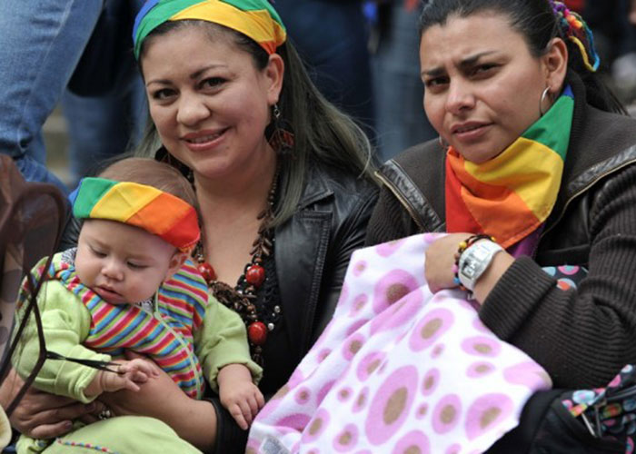 La adopción igualitaria: la importancia de los grupos de presión