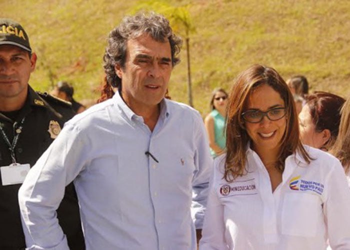 Parody acorrala a Fajardo por la educación