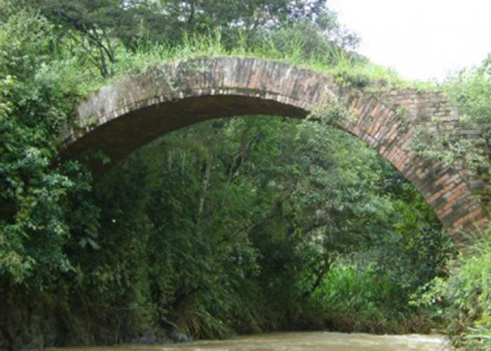 En Cauca declararon bien de interés cultural un puente que no existe