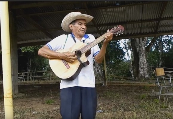 Don Héctor: el cantante de los pueblos colombianos