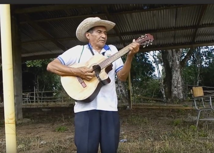 Don Héctor: el cantante de los pueblos colombianos