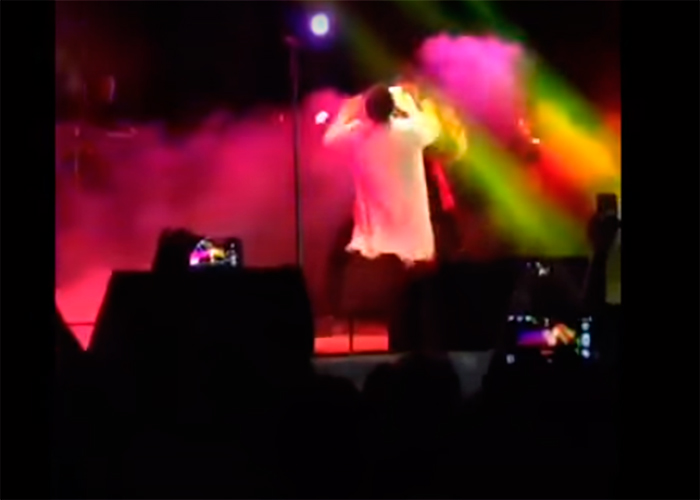 El video de cómo a botellazos fue sacado Silvestre Dangond por llegar tarde a un concierto