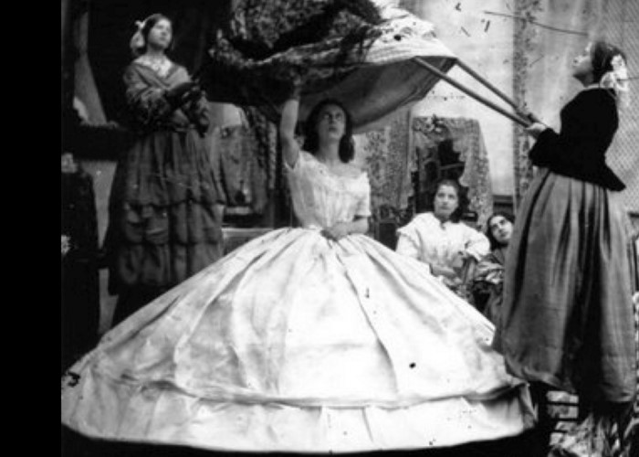 La falda que asesinó a más de cinco mil mujeres