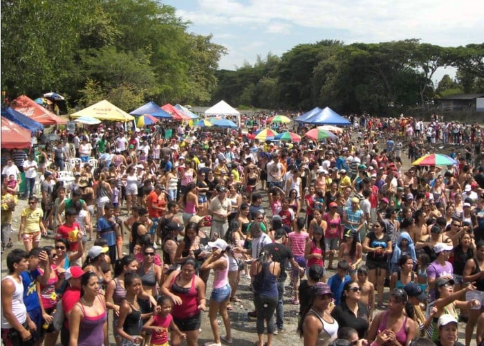 Así están acabando con el río Bugalagrande en el Valle