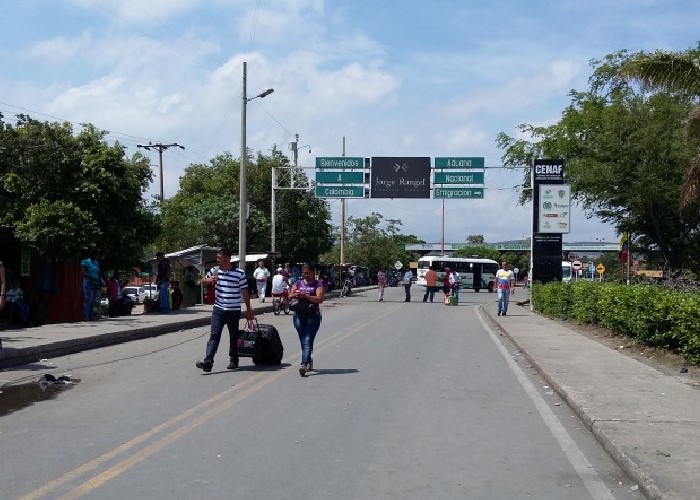 El negocio de los pasaportes en la frontera con Venezuela
