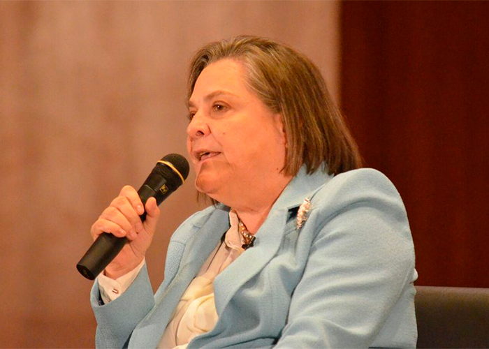 El aterrizaje de Clara López en el gabinete presidencial