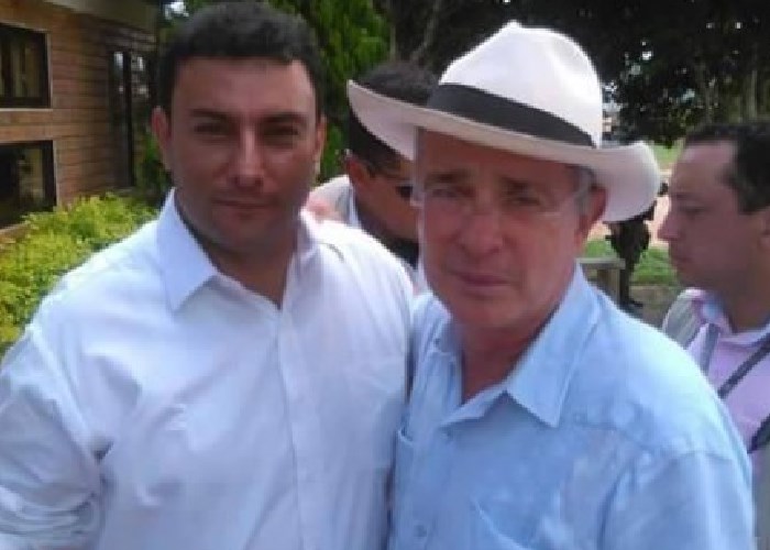 VIDEO: Político del Centro Democrático le da paliza a un anciano