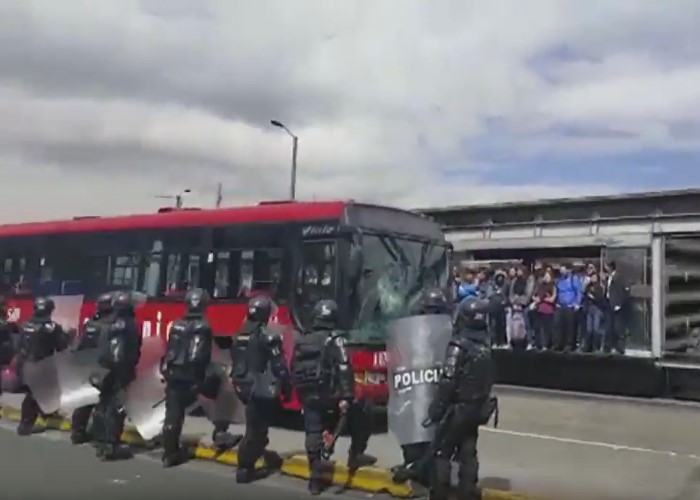 VIDEO: El Esmad se desmanda en las estaciones de Transmilenio al sur de Bogotá