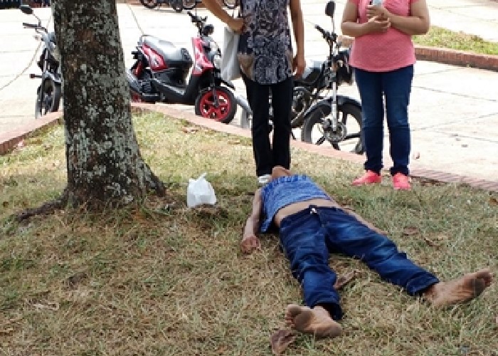 Funcionarios de hospital en Ibagué tiraron una paciente a la calle